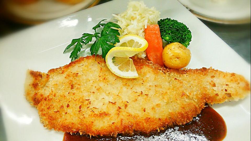 今日は、古典的な料理をおかず風に♪ポークロースのカツレツ～ウインナ・シュニッツェル風～